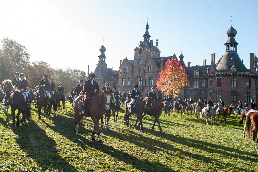 Eeuwenoude Sint-Hubertusviering op het Domein van Kasteel Ooidonk