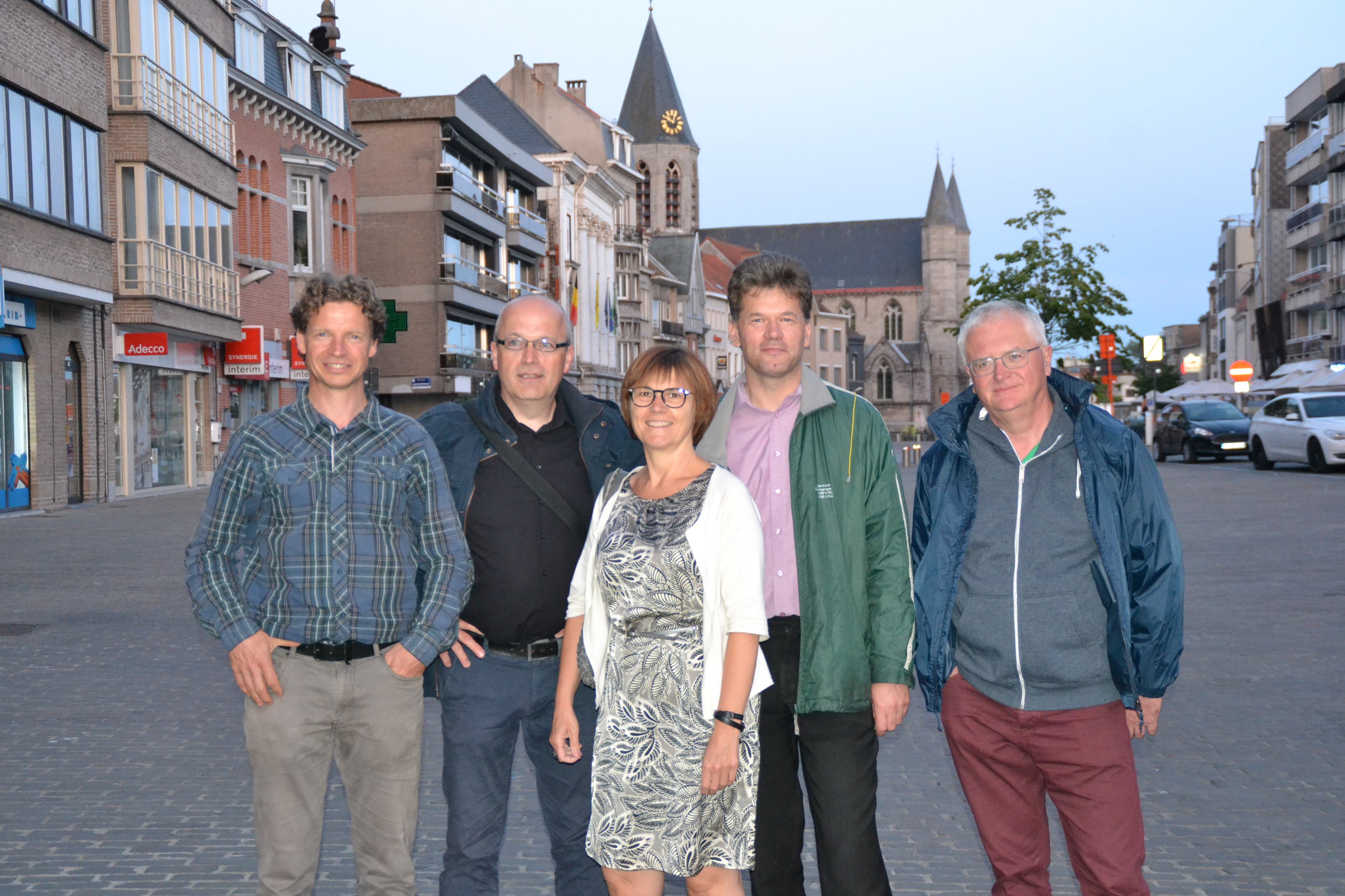 GroenRood vraagt ondergrondse afvalcontainers, meer bomen en een busje voor de Markt.