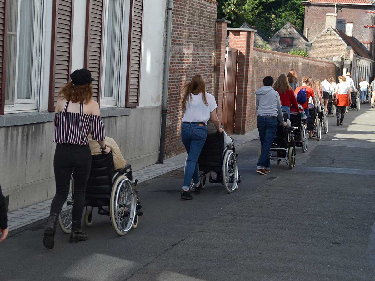 Met mobiele stembureaus meer senioren laten kiezen