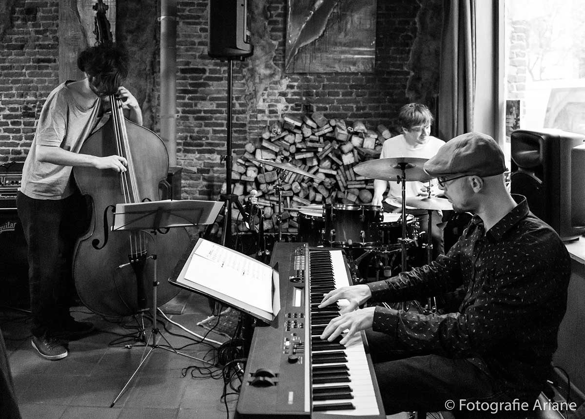 Jazzy Sunday 9 december : Gertrude Perkins Trio / vtbKultuur Deinze