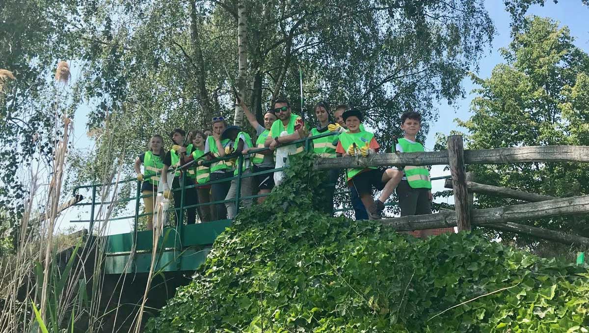 Buitengewone basisschool de Veerboot maakte het mooiste plekje van Deinze proper