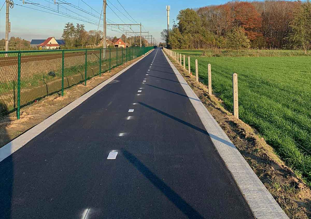 Einde werken stuk fietssnelweg F7 (Gent – Kortrijk) tussen de Karrestraat en de Beekstraat in Deinze