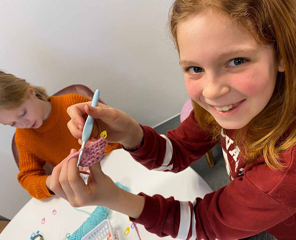 Creatieve kinderkampjes door “KinderPartyBox” en “Hooked”