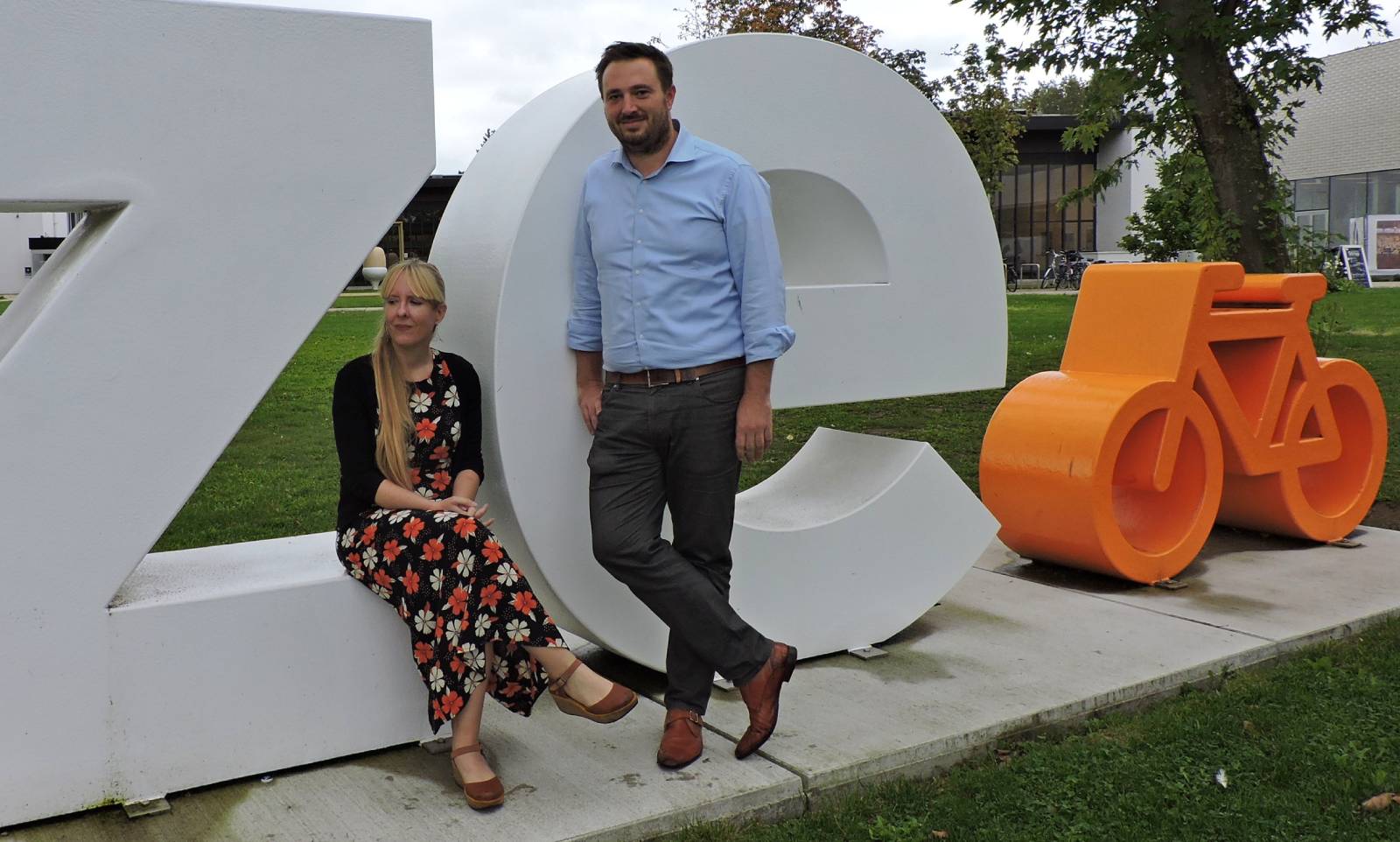 Deinze heeft de komende drie jaar een duo stadsdichter met Jana Arns en Herman Van Rompuy 