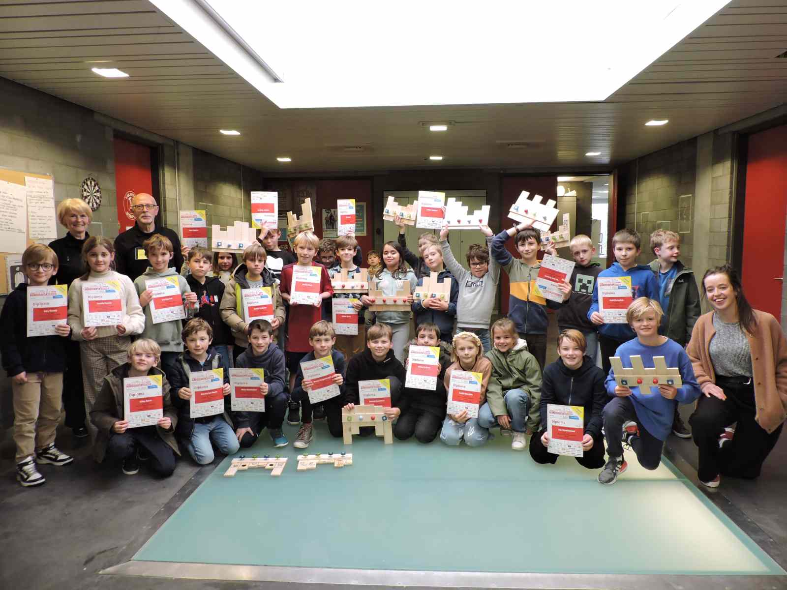 Kinderen ontvangen diploma Junior Techniekacademie in Deinze