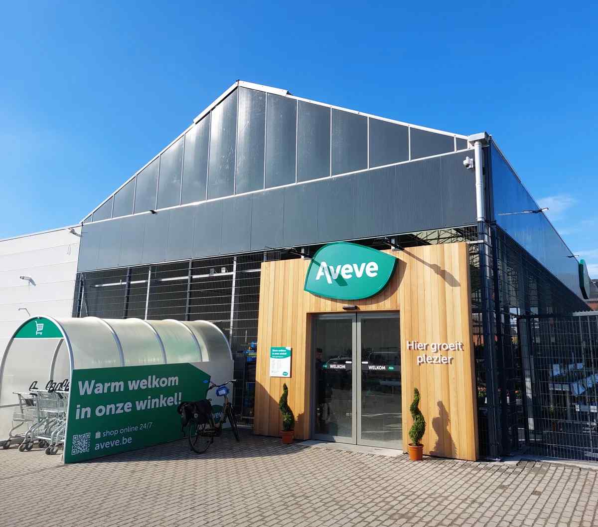 Aveve Deinze breidt uit en trakteert zijn klanten op een feestweekend