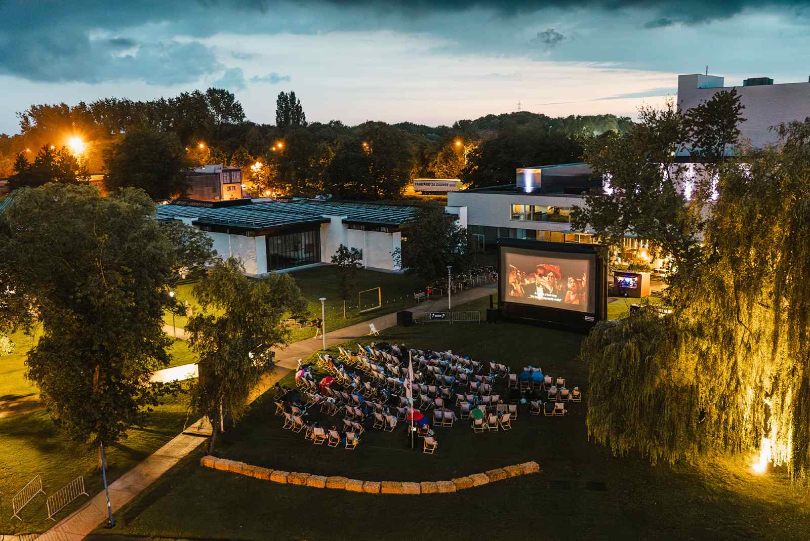 jarDeins zorgt voor een fijne nazomer met openluchtfilms en familiepicknick