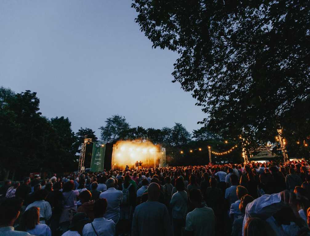 Deinze swingt deze zomer met 7 gratis Parkies-concerten!