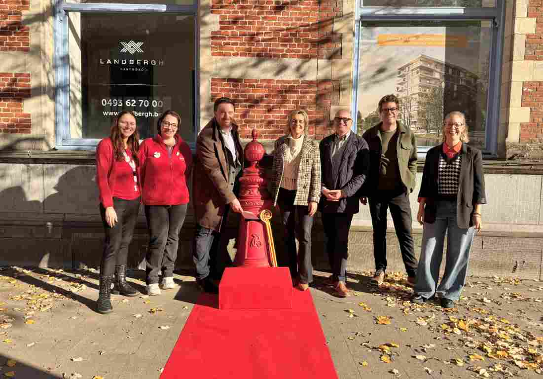 De Sintbrievenbus staat in de Tolpoortstraat