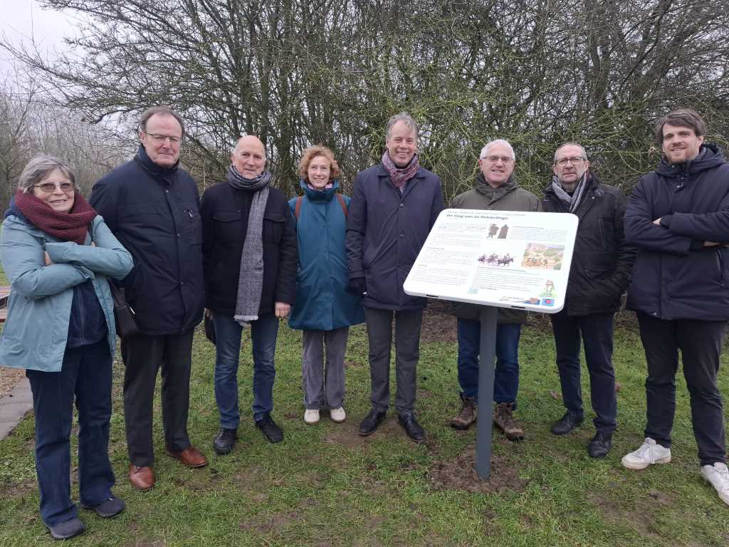 Infopunt verankert in Bachte Slag aan de Rekkelinge 