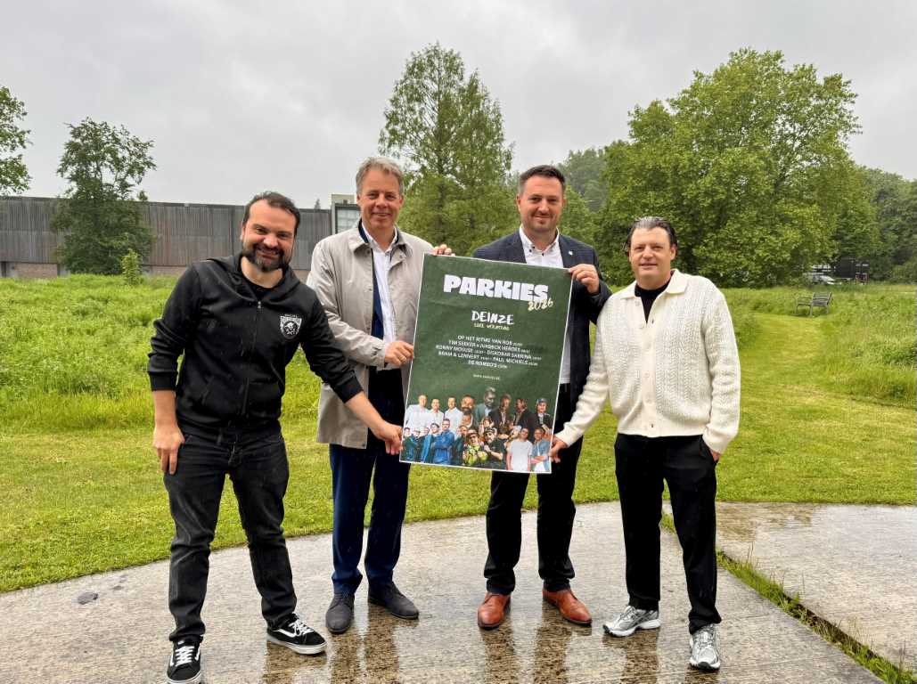 Muziek en sfeer in het Kaandelpark tijdens zeven zomerse Parkiesavonden in Deinze